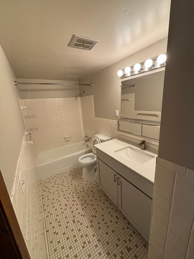 Photo - Live at The Oaks of West Saint Paul | Spacious & Comfortable Living