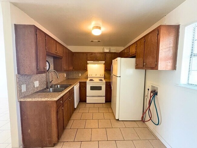 Photo - 807 W Walnut St Unit C2