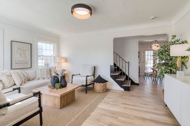 Building Photo - 2716 Lincoln Ave Unit ID1288912P