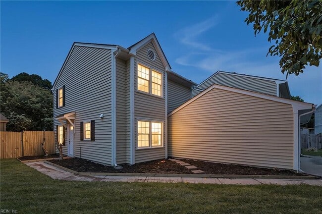 Building Photo - 10 Warwick Cir