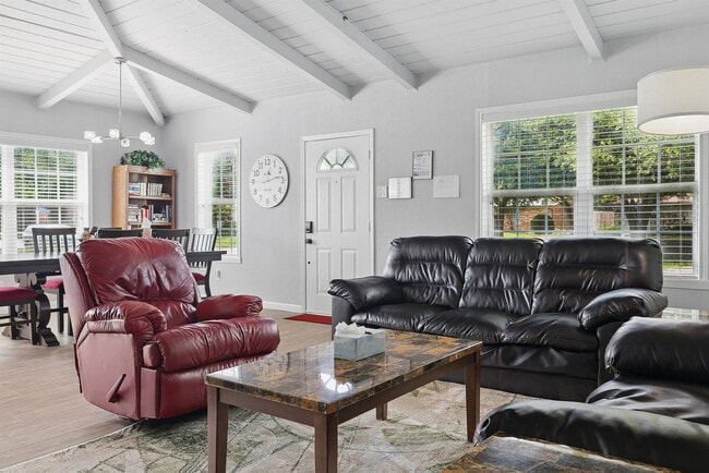 Photo - 743 Greenhaven Dr Unit ID1239619P