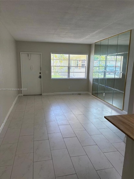 Photo - 1301 N 12th Ct Unit 5A