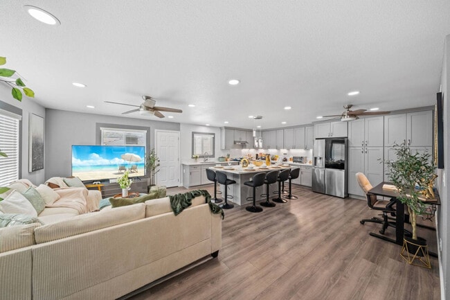 Photo - 10983 Parkdale Ave Unit ID1283139P