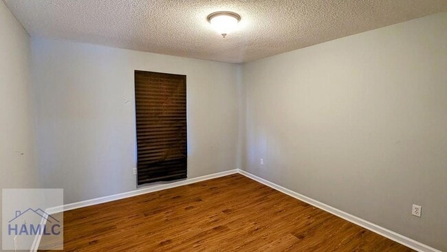 Photo - 215 Gordon St