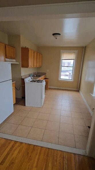 Photo - 39-19 62nd St