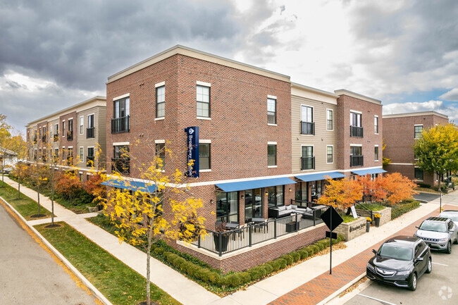 Building Photo - Broadway Station - 1 MONTH FREE