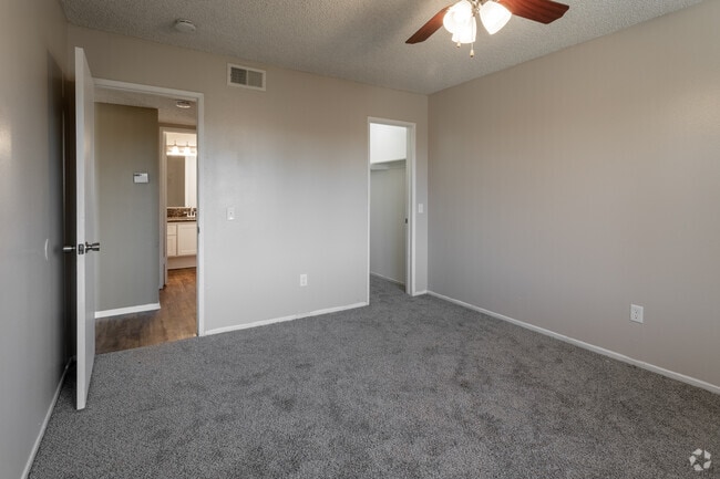 1BR, 1BA - 690 SF - Mission Village