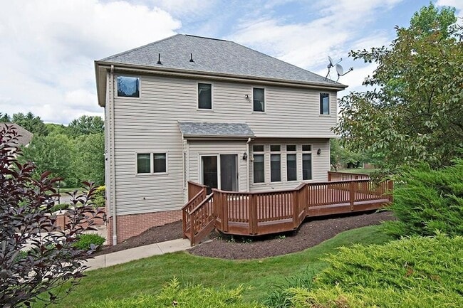 Photo - 120 Middleground Pl