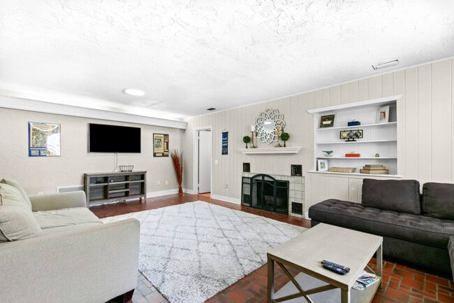 Photo - 1929 NW 7th Ln Unit ID1359134P