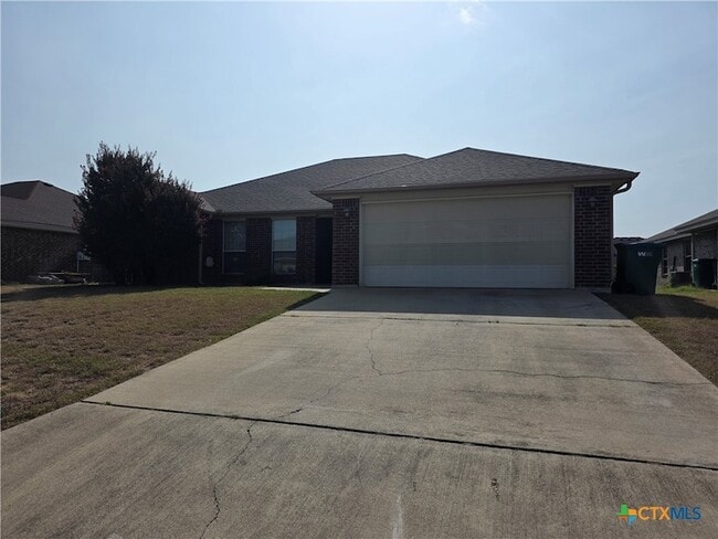 Building Photo - 322 Cedar Ridge Dr