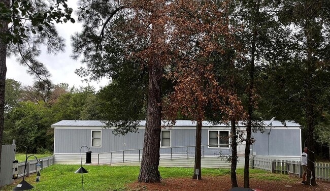 Photo - 374 Plum St