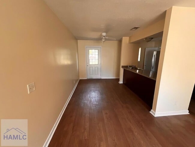 Photo - 928 Greenbriar Trial