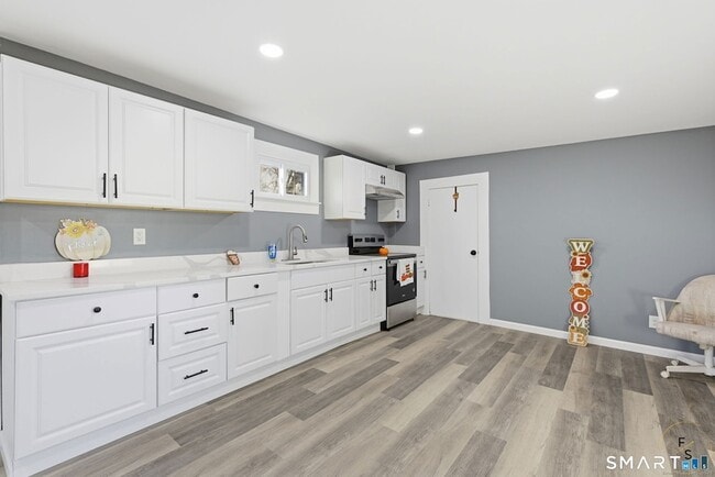 Photo - 76 Skinner St