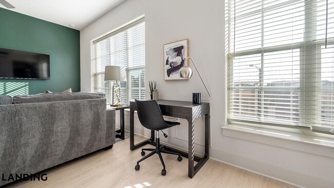 Photo - 900 N Tryon St Unit 5112