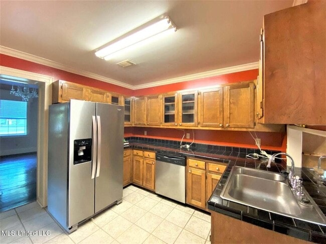 Photo - 275 W Chulahoma Ave