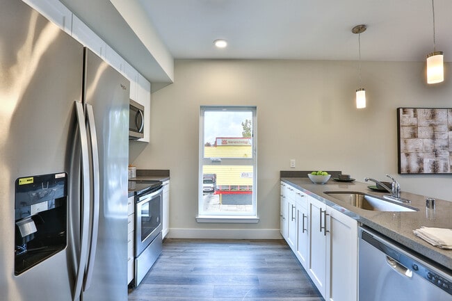 Photo - Neo on First