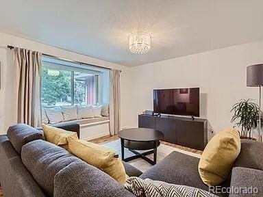 Photo - 645 S Glencoe St