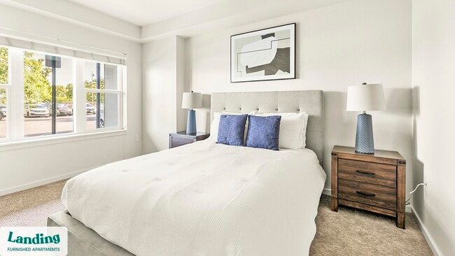 Building Photo - 11505 NE Yacht Harbor Dr Unit D109