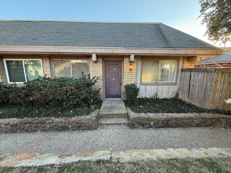 Photo - 2613 Amherst Ct
