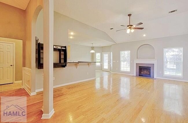 Photo - 8 Limestone Ln