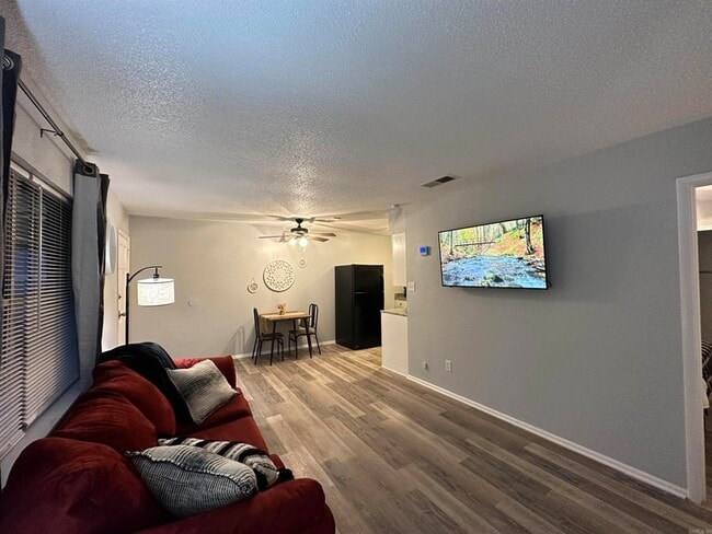 Photo - 3800 Pine St