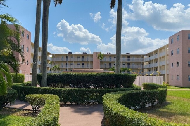 Photo - 2800 NW 56th Ave Unit B402