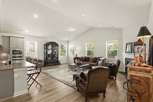 Photo - 855 Nightingale Ave