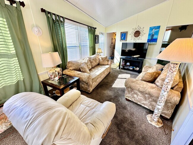 Building Photo - 590 Nettles Blvd Unit SI ID1537486P