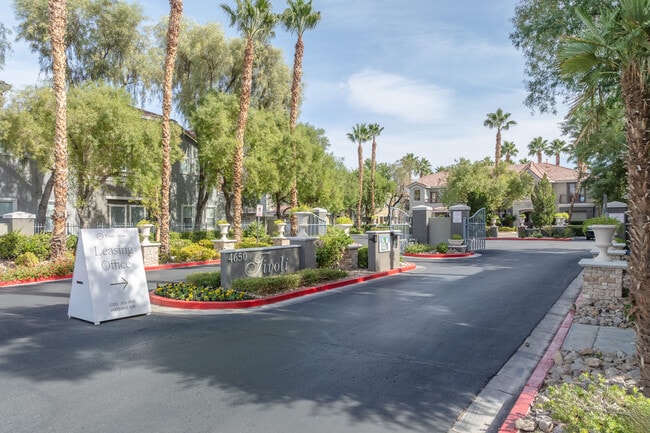 Building Photo - Tivoli