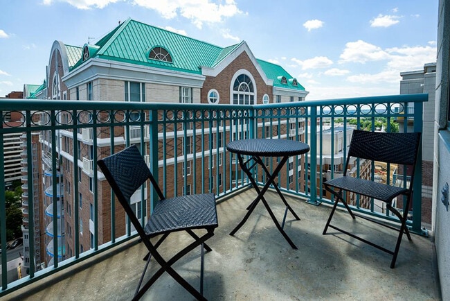 Photo - 851 N Glebe Rd