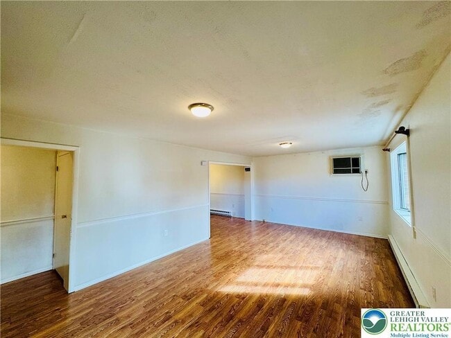 Photo - 2915 Norton Ave