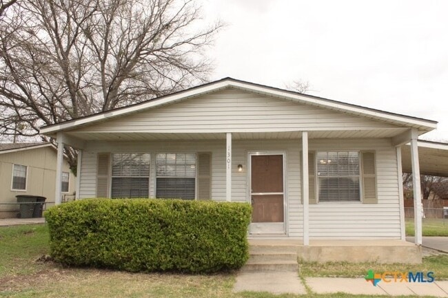 Building Photo - 1301 Anna Lee Dr