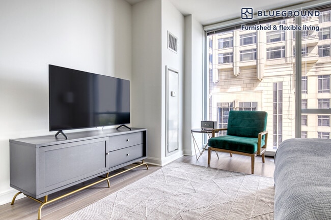 Photo - 500 N Lake Shore Dr Unit FL5-ID394