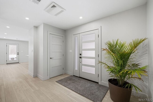 Photo - 855 Madison Ave