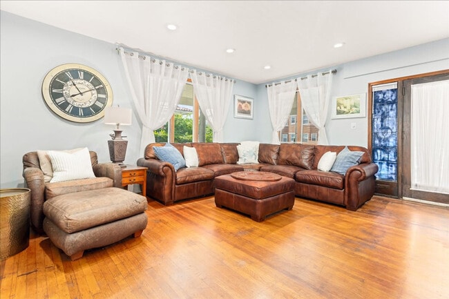 Photo - 27 S Oakland Ave Unit ID1309010P