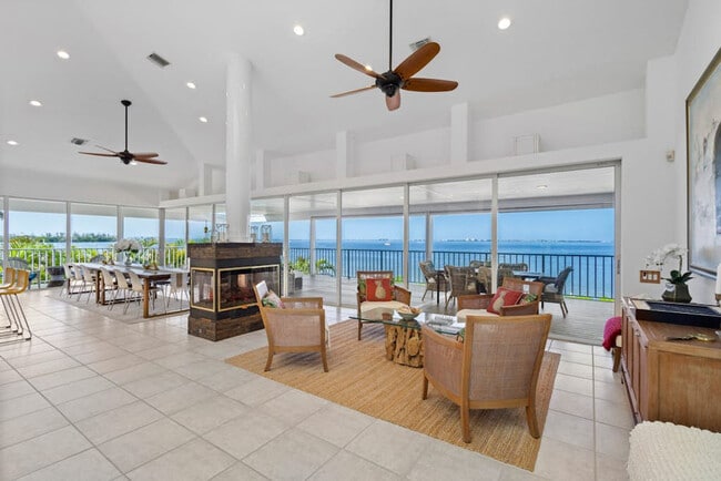 Building Photo - 3208 Bay Dr Unit SI ID1591526P