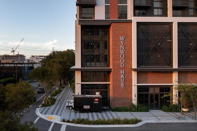 Building Photo - 23 NE 17th Ter Unit B2