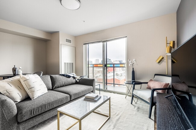 Building Photo - 215 10th Ave E Unit ID1915A