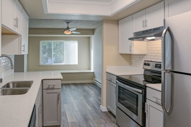 Building Photo - Bennett Properties Inc. DBA Villa Bonita