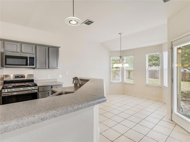 Photo - 305 Dana Dr