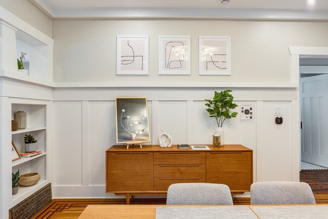 Photo - 1706 Warren Ave N Unit SI ID1035890P