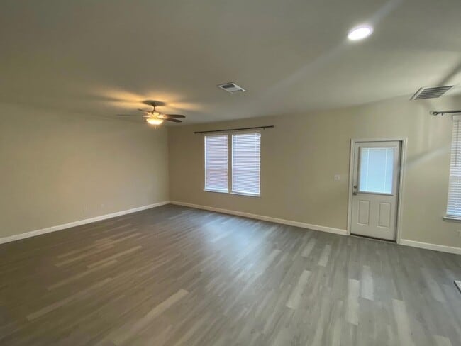 Photo - 97 Quarryman Dr