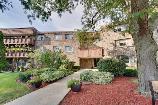 Building Photo - 2650 Brookwood Way Dr Unit 311