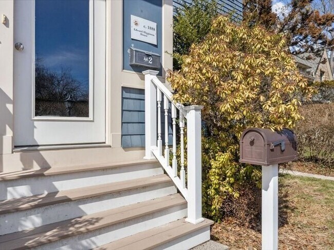 Photo - 52 Underwood St Unit Suite B