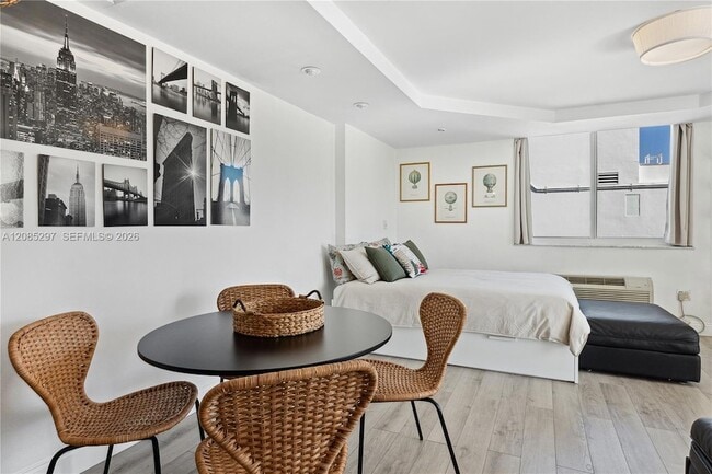 Building Photo - 1255 Collins Ave Unit 508