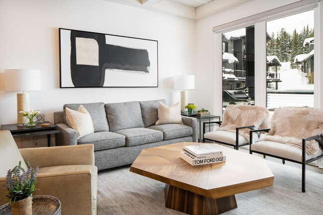 Photo - 5 Wildwood Rd W Unit ID1255729P