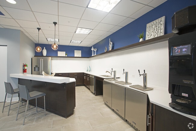 Building Photo - ReNew Wheaton Center