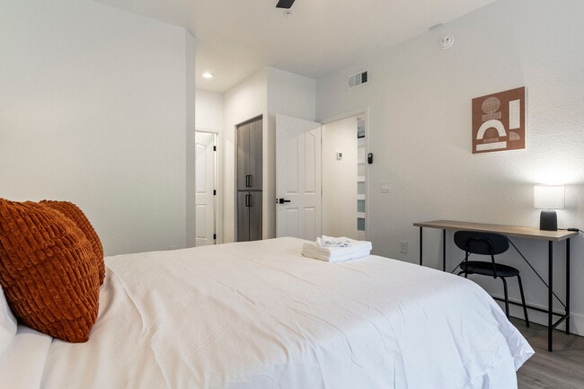 Photo - 15608 N 71st St Unit ID1035255P