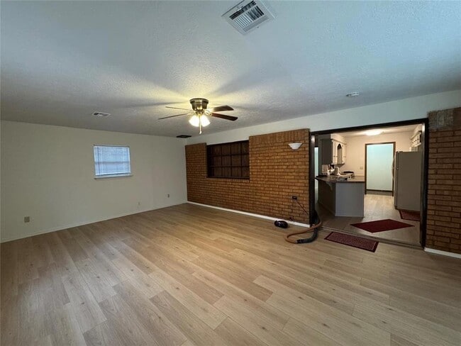 Photo - 4765 Spiva Dr