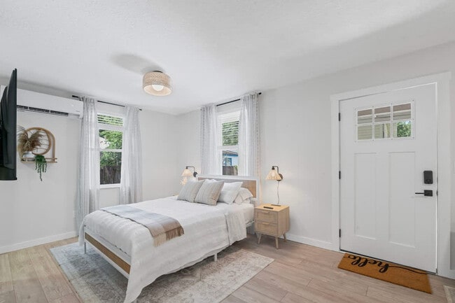 Photo - 138 1/2 Oneida Street-SI ID1578396P Unit SI ID1578396P